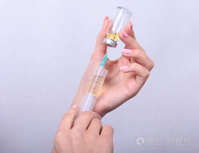 女子被注射不明液体新_注射加成型液体硅橡胶_氨基酸液体注射副作用