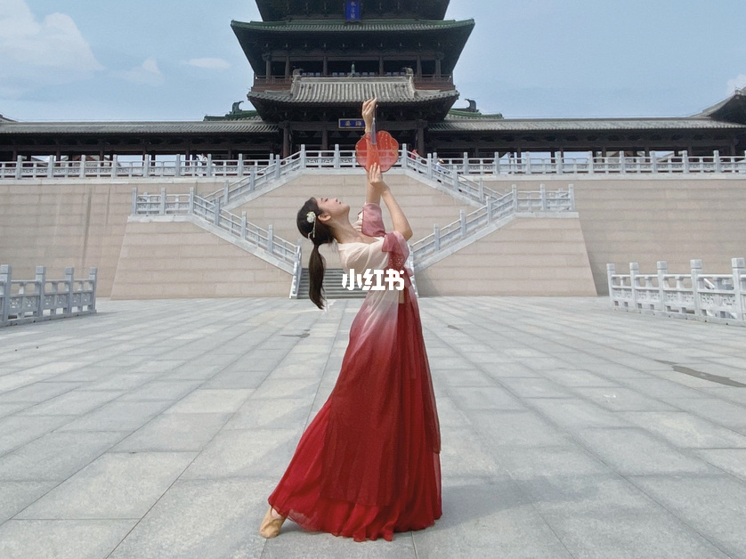 江南风情，骑马舞动