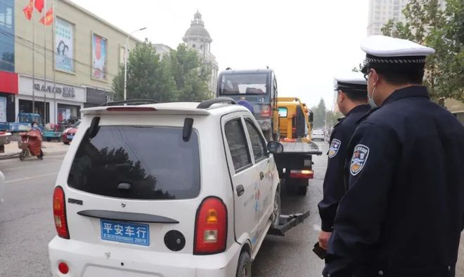 沈北交通队警车图片_沈师大沈北附属学校_警察车队