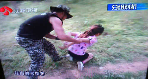 捆绑强奸美女扒衣服小说_捆绑日本美女_捆绑虐待美女小说