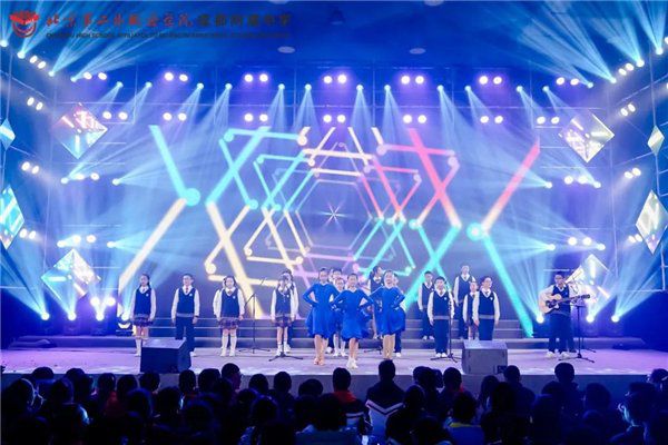 近年来直播行业火爆_近年来直播行业火爆_近年来直播行业火爆