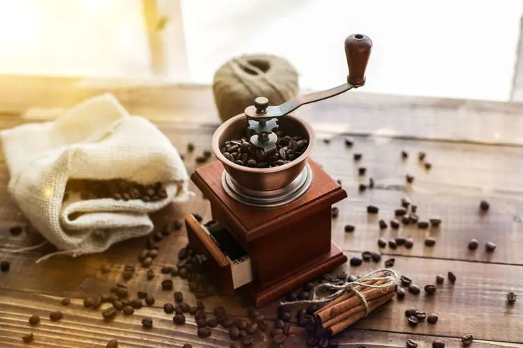 咖啡师卡辛教你：卡布奇诺的秘密配方和磨豆技巧