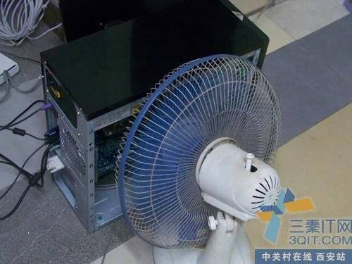 玩大型游戏电脑烫手_电脑手机玩游戏发烫正常吗_电脑发热打游戏会卡吗