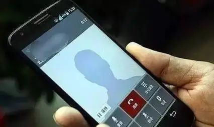 腾讯公司客服电话-老司机经验分享：拨打腾讯客服电话，避开高峰