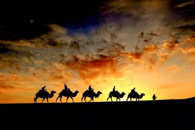 月是故乡明_是几月几日_月是故乡明这篇课文