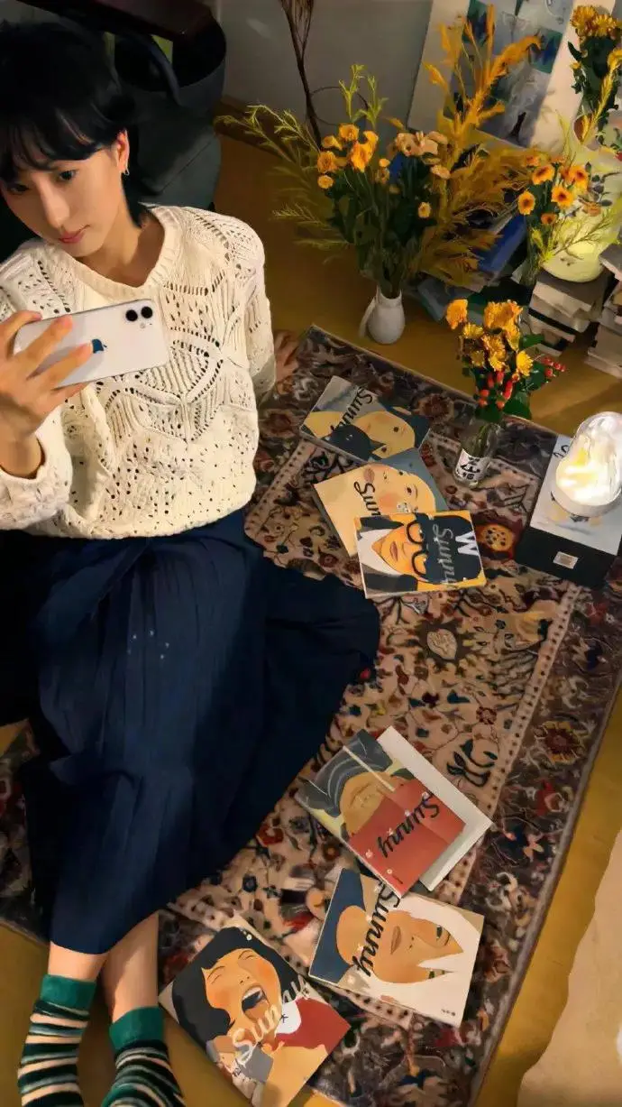 想偷看手机锁屏壁纸下载-探索手机锁屏壁纸背后的心理：挑战还是