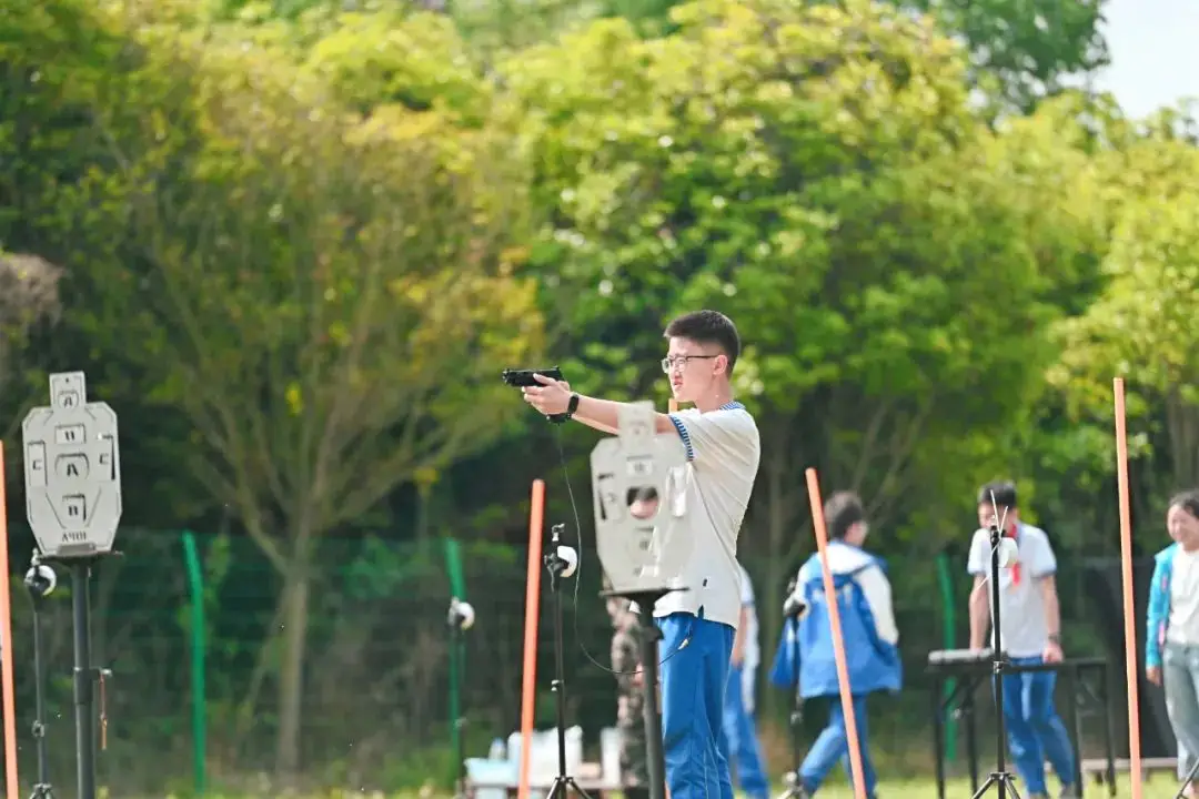 单机手机英文射击游戏_射击单机英文手机游戏有哪些_射击类手游英文