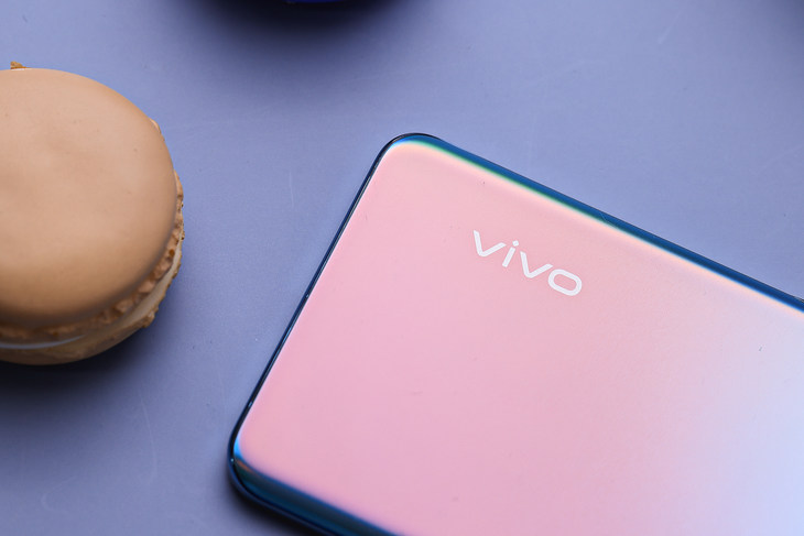 手机玩游戏机游戏_y76s手机玩游戏怎么样_智能手机玩游戏