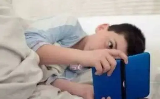 儿童玩手机好游戏用什么手柄_儿童用手机玩游戏哪个好_儿童玩手机好游戏用什么软件