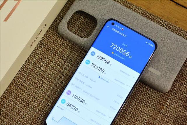 百元级手机玩游戏好吗_玩手游最好的手机排行2020_手机玩游戏好的排行榜