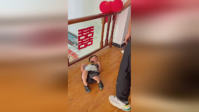 搞你妹手机游戏视频：让人笑到肚子疼的创意宝库