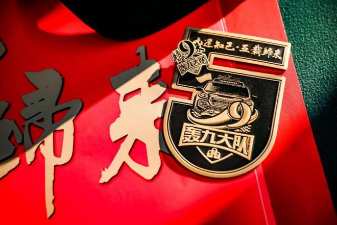 俯视角度2d生存手机游戏_生存游戏手机版2d_俯视视角生存游戏