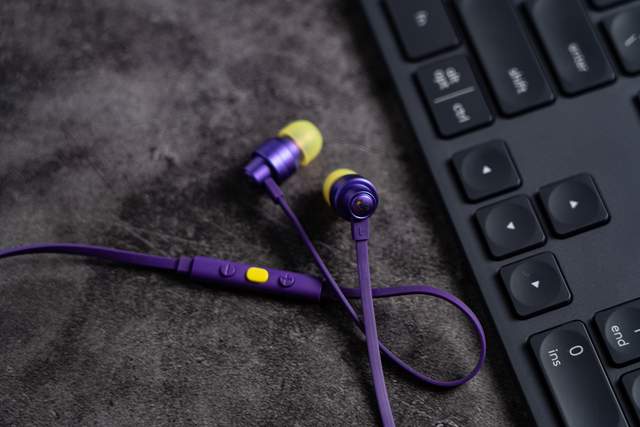 耳包式耳机推荐打游戏手机_耳包式耳机什么品牌好_耳机是包耳的好还是入耳的好