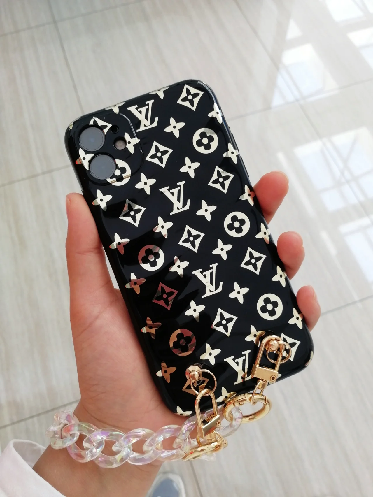 给手机壳做装饰游戏怎么做-手机壳装饰大作战：让你的手机壳变身